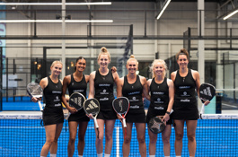 Peakz dames padel teamfoto