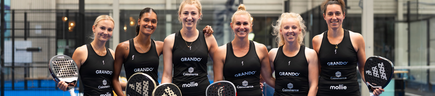 Peakz dames padel teamfoto