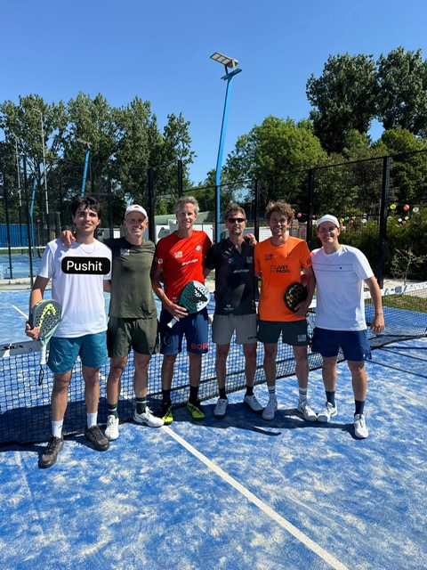 Teamfoto Push it Zwaanshoek