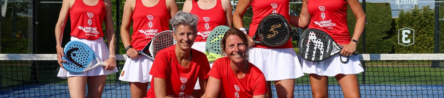 Bastion Baselaar dames padel teamfoto